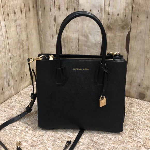 Michael Kors Black Satchel Crossbody Handbag w/adjustable strap & key holder - Picture 1 of 14